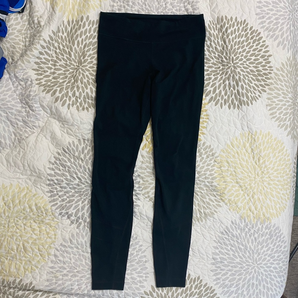 Under Armour leggings.